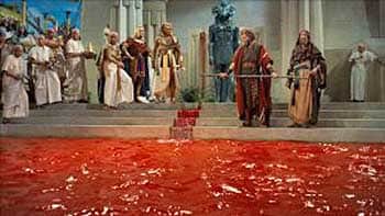 moises convierte agua en sangre